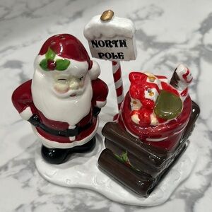 Christmas Santa Northpole and sleigh salt and pepper shaker ￼